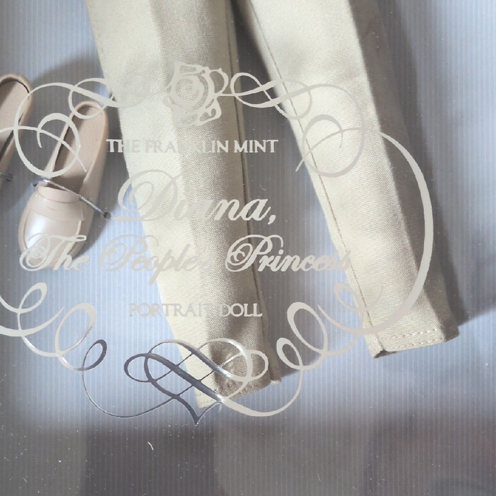 Franklin Mint Princess Diana Ensemble with Blue and Tan-Casual - Picture 2 of 5